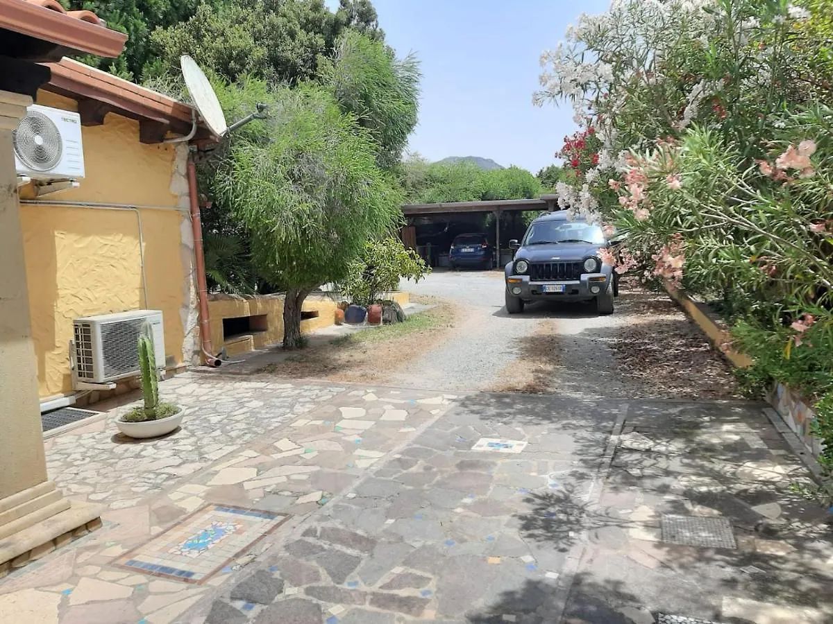 B&B Spiaggia Di Mezzo Gonnesa 0*,